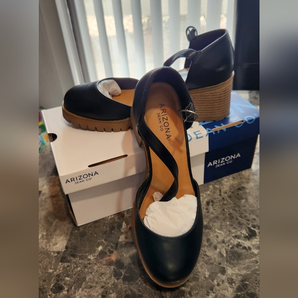 AZ Jean Co. Black and Tan Clunky Heels